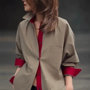 Early autumn retro literary and artistic high-end temperament casual super good-looking simple commuting fashion versatile light brown plaid shirt