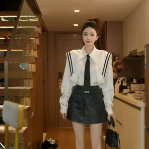 Leile [Style Focus] Shirt 2026 New Year's Jersey Spring Navy Collar Lace Top 88260